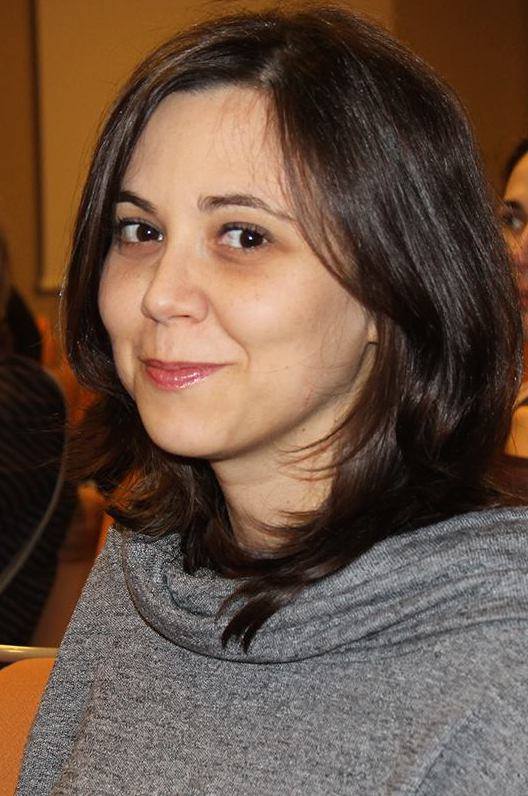 Dana Dragomirescu